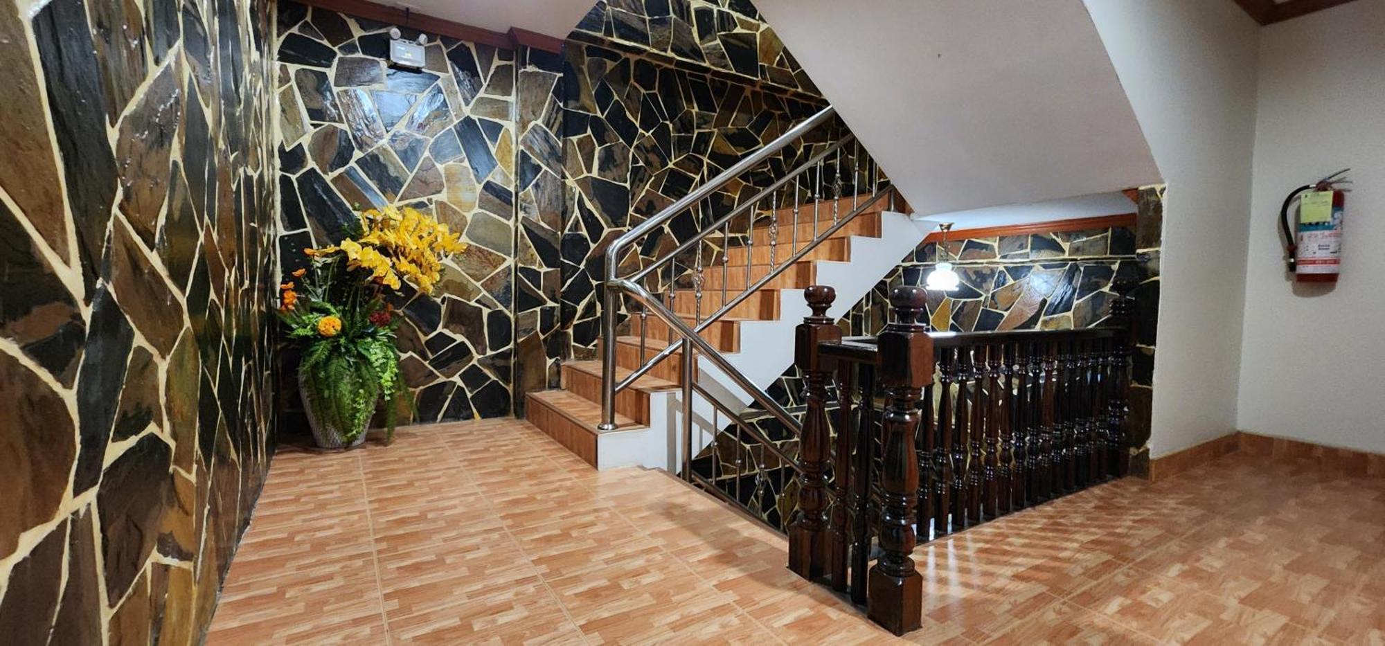 Arya Suites Patong Beach ภายนอก รูปภาพ