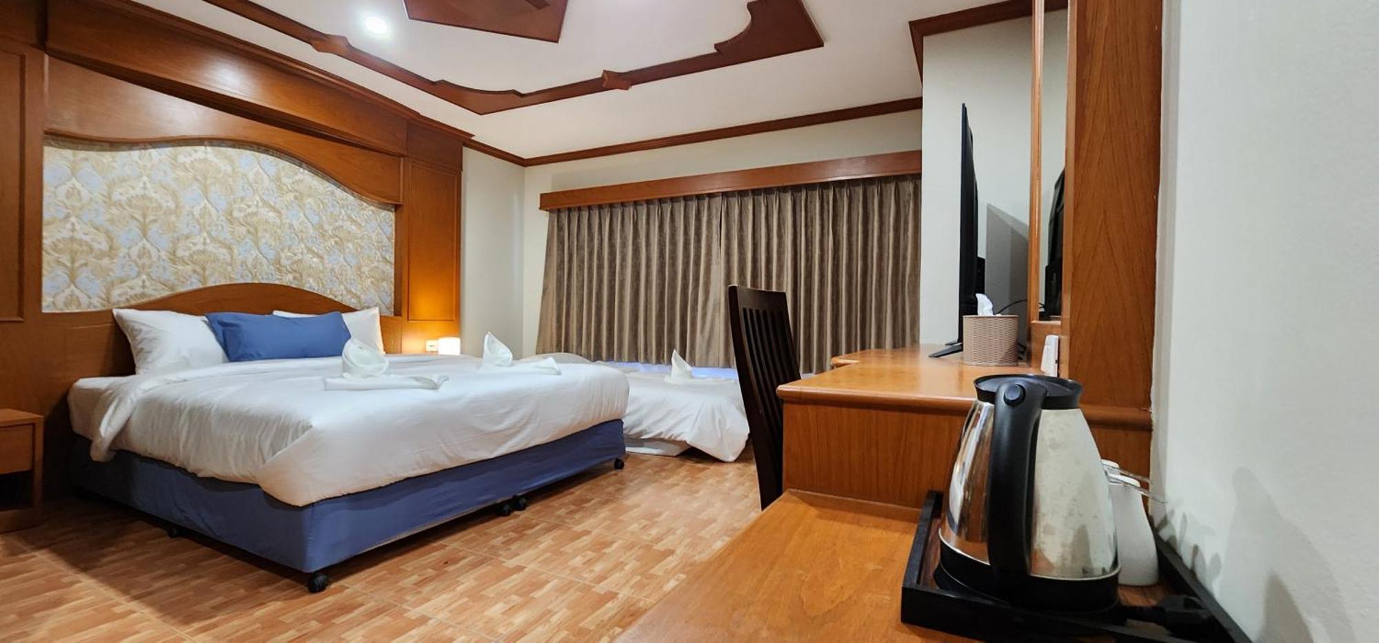 Arya Suites Patong Beach ภายนอก รูปภาพ