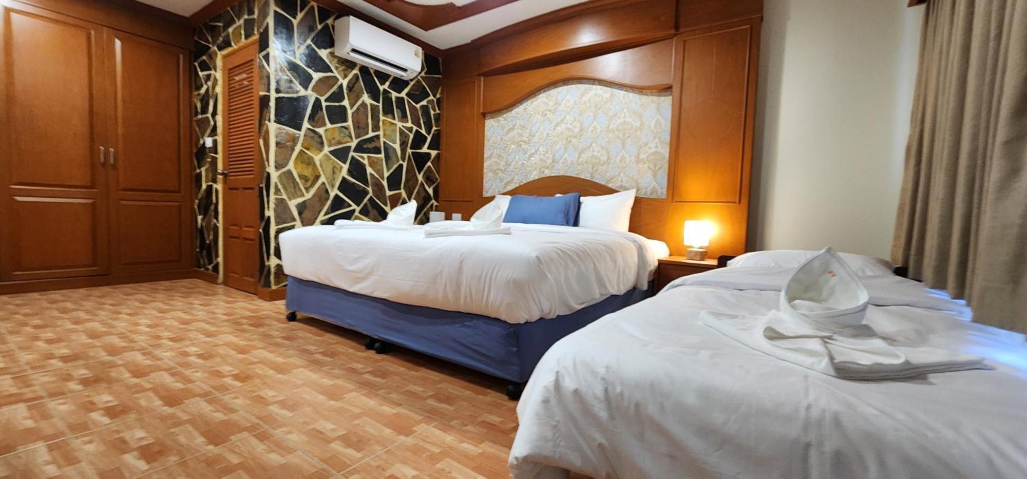 Arya Suites Patong Beach ภายนอก รูปภาพ