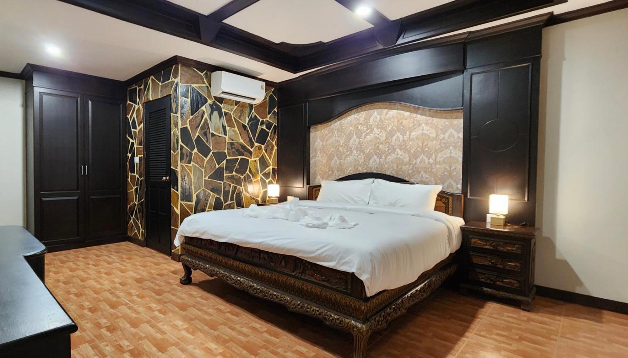 Arya Suites Patong Beach ภายนอก รูปภาพ