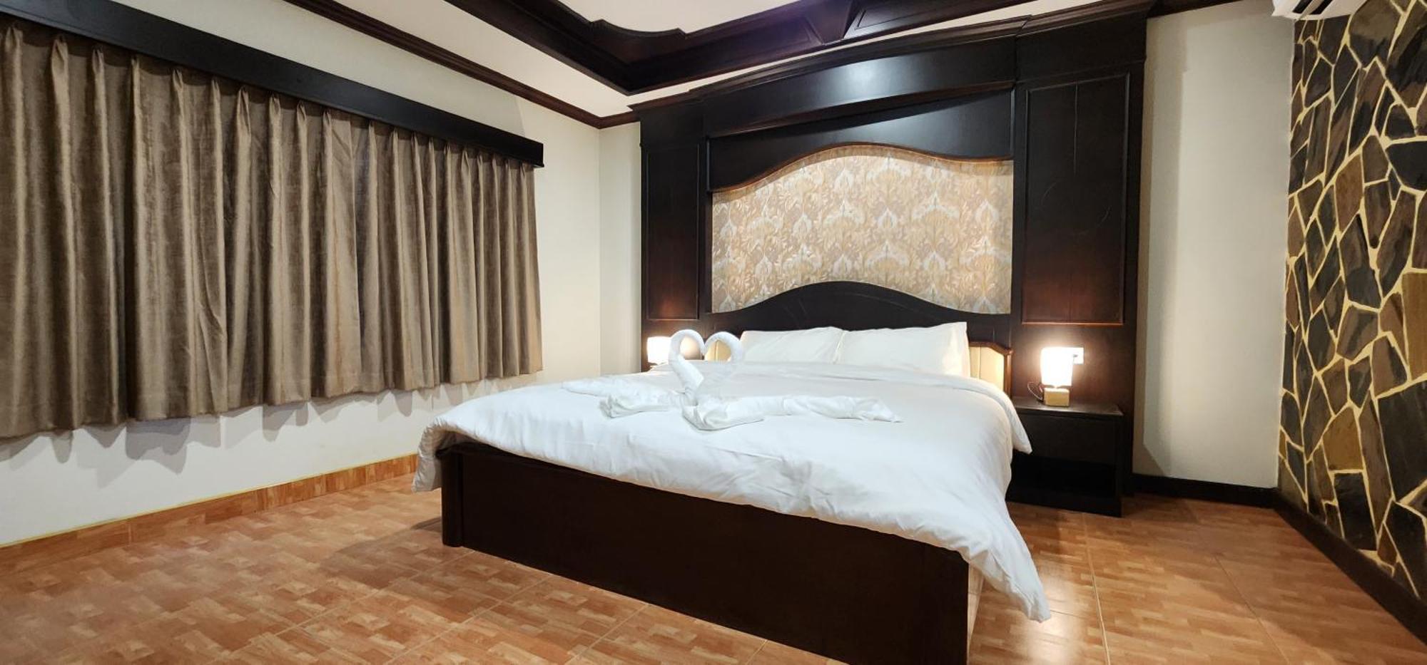 Arya Suites Patong Beach ภายนอก รูปภาพ